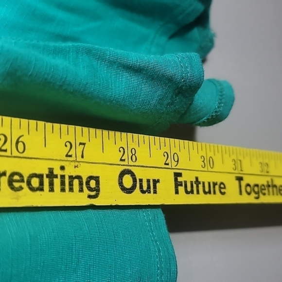 Logo by Lori Goldstein Slub Knit Asymmetrical Hem Top - Picture 9 of 9